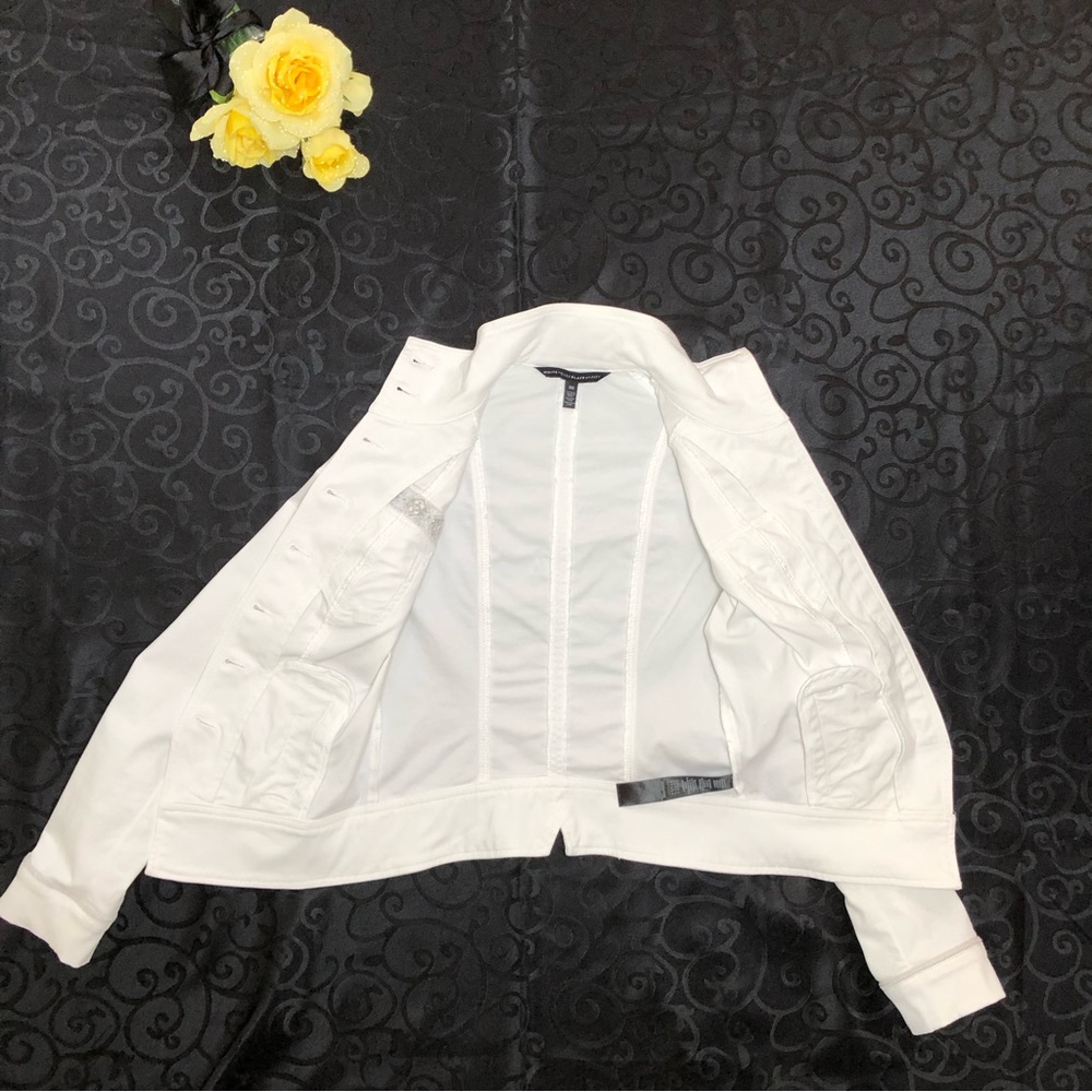 ⭐️NEW⭐️White House Black Market (WHBM) White Denim Jacket - Picture 12 of 15